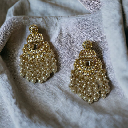 CLASSY PEARL  EARRINGS