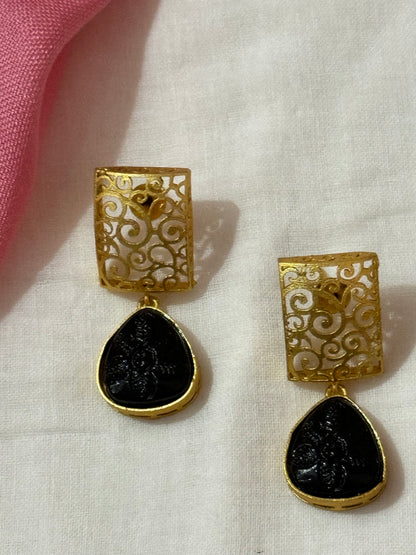 BRASS FLORAL EARRINGS