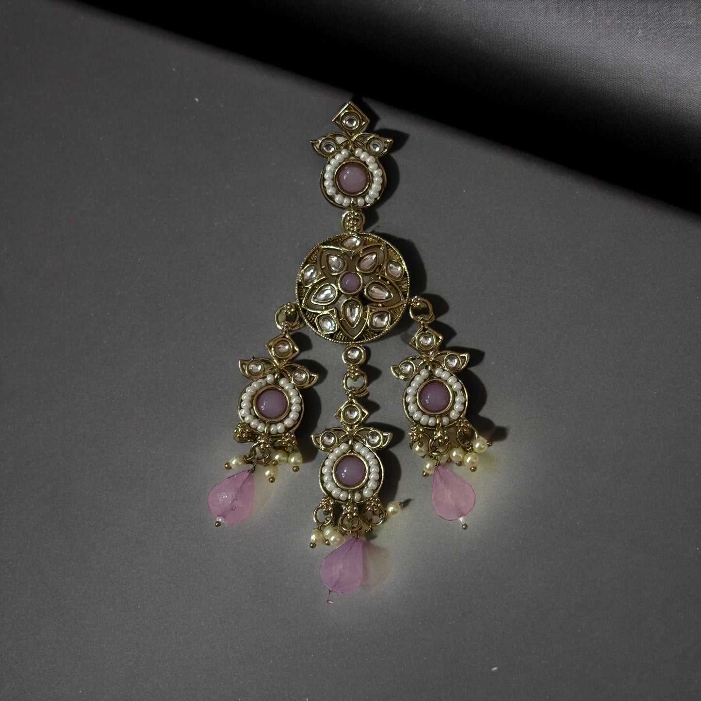 ELEGANT KUNDAN PEARL STATEMENT