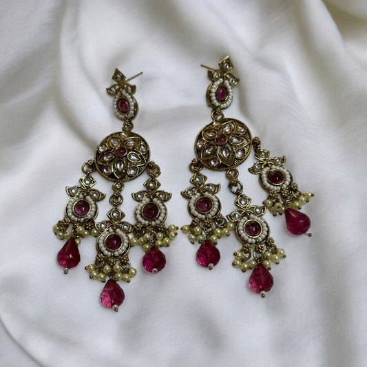 ELEGANT KUNDAN PEARL STATEMENT