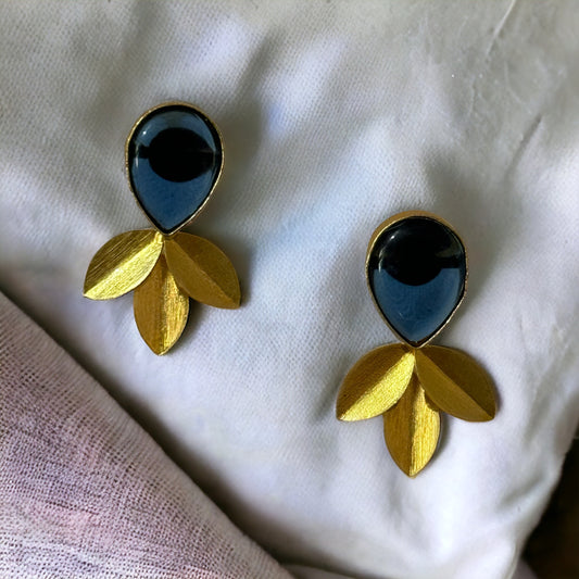 BRASS LEAF EARRINGS