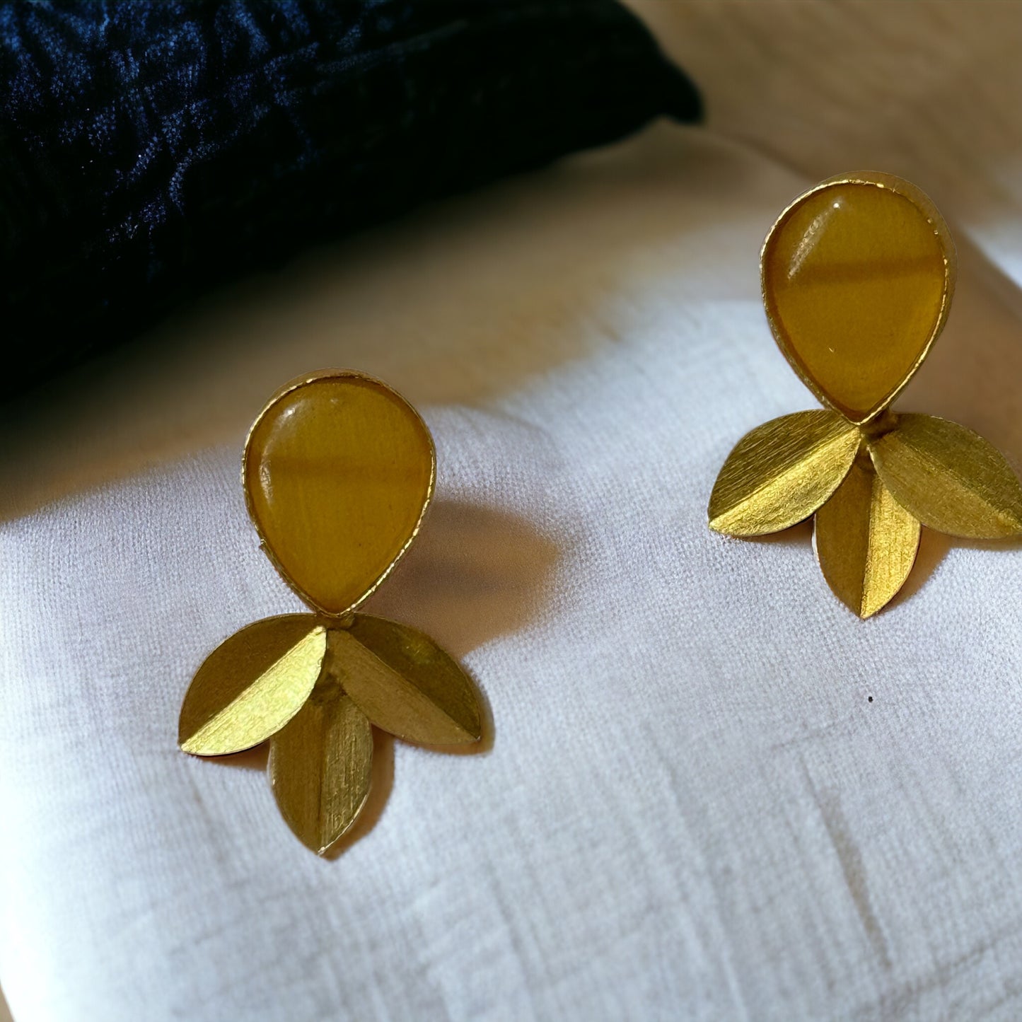 BRASS LEAF EARRINGS