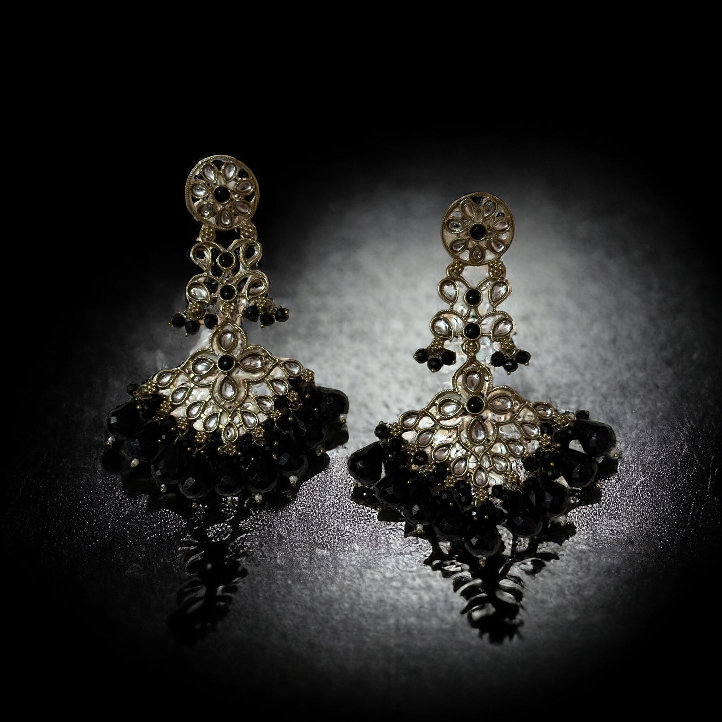 VINTAGE GLAMOUR EARRINGS