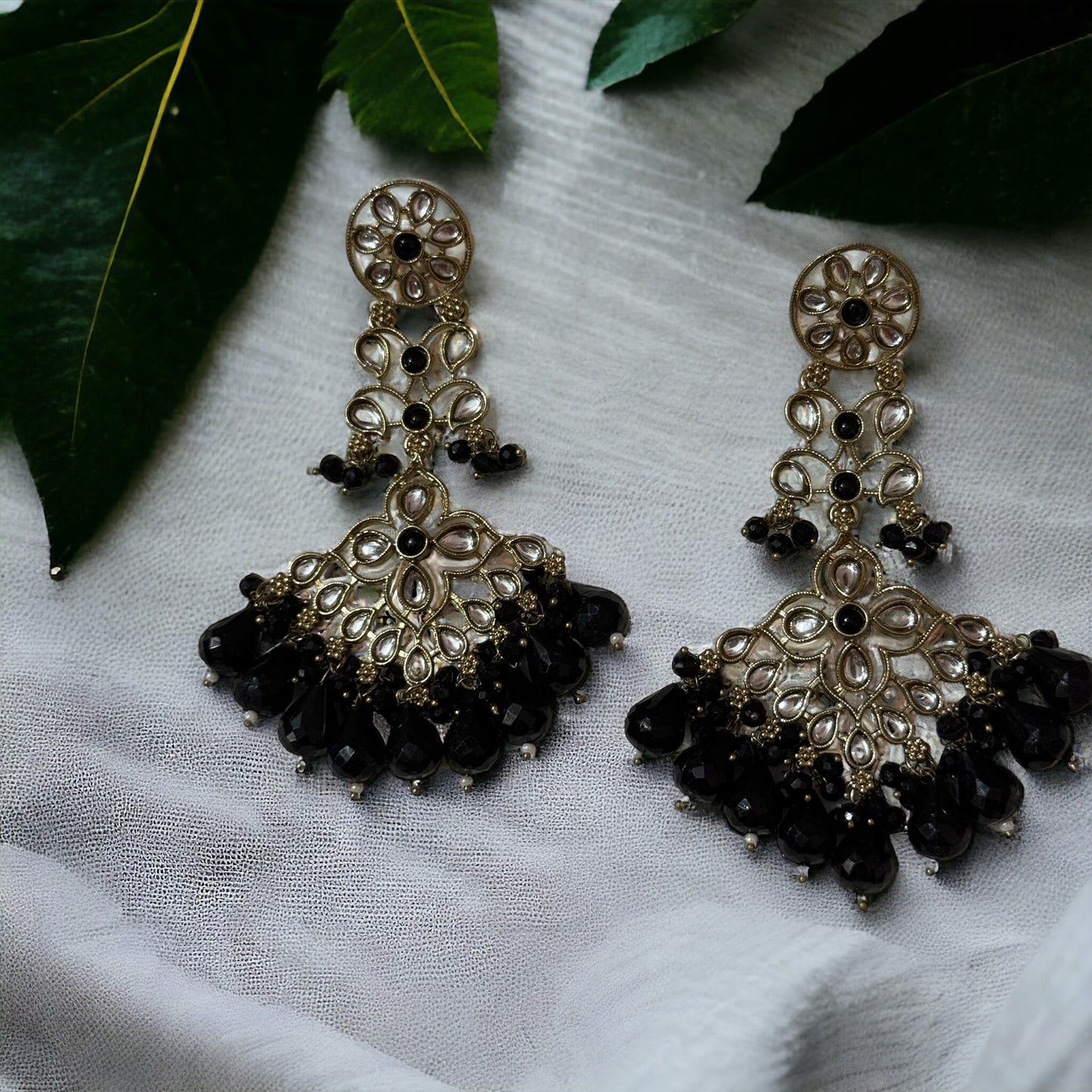 VINTAGE GLAMOUR EARRINGS