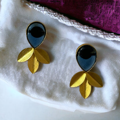 BRASS LEAF EARRINGS