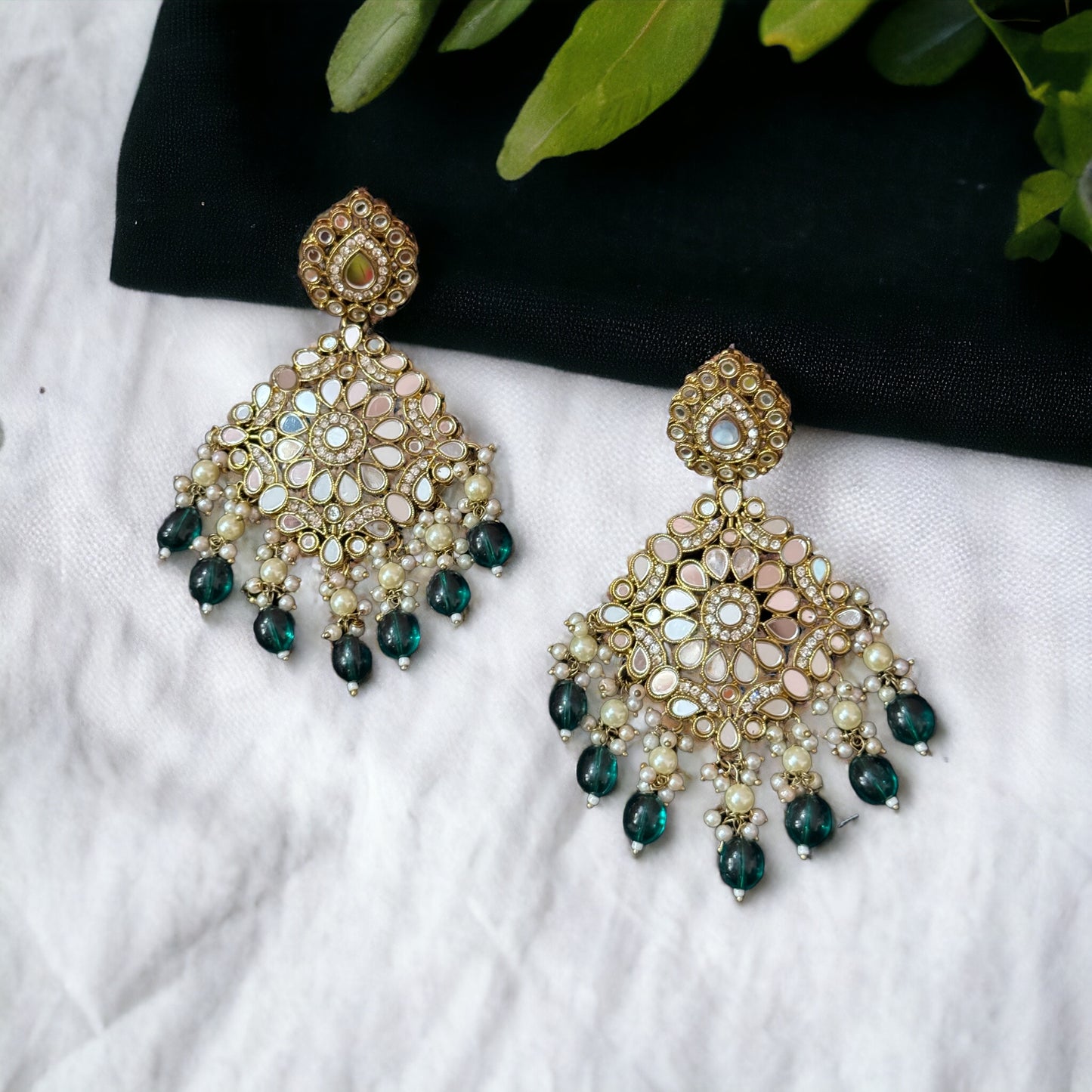 FESTIVE DELIGHT KUNDAN
