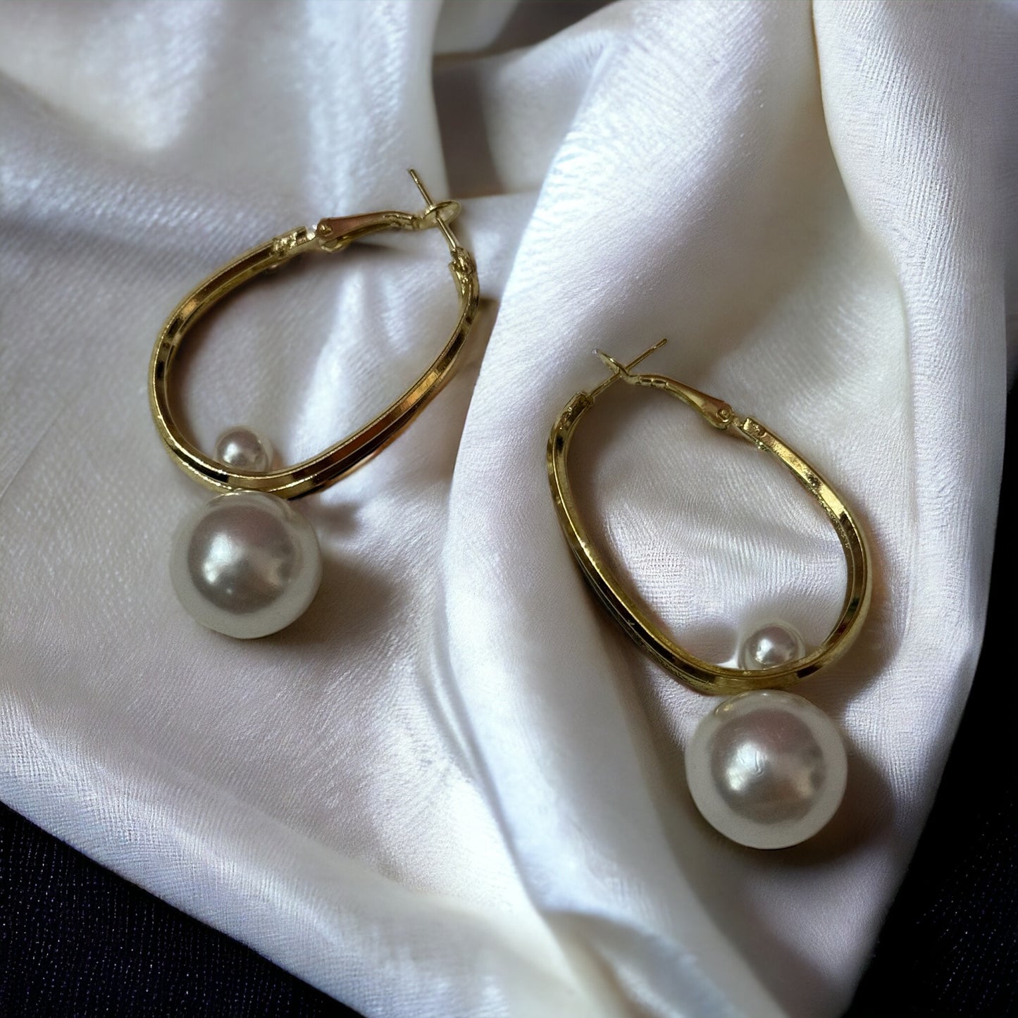 PEARLY HOOP EARRINGS