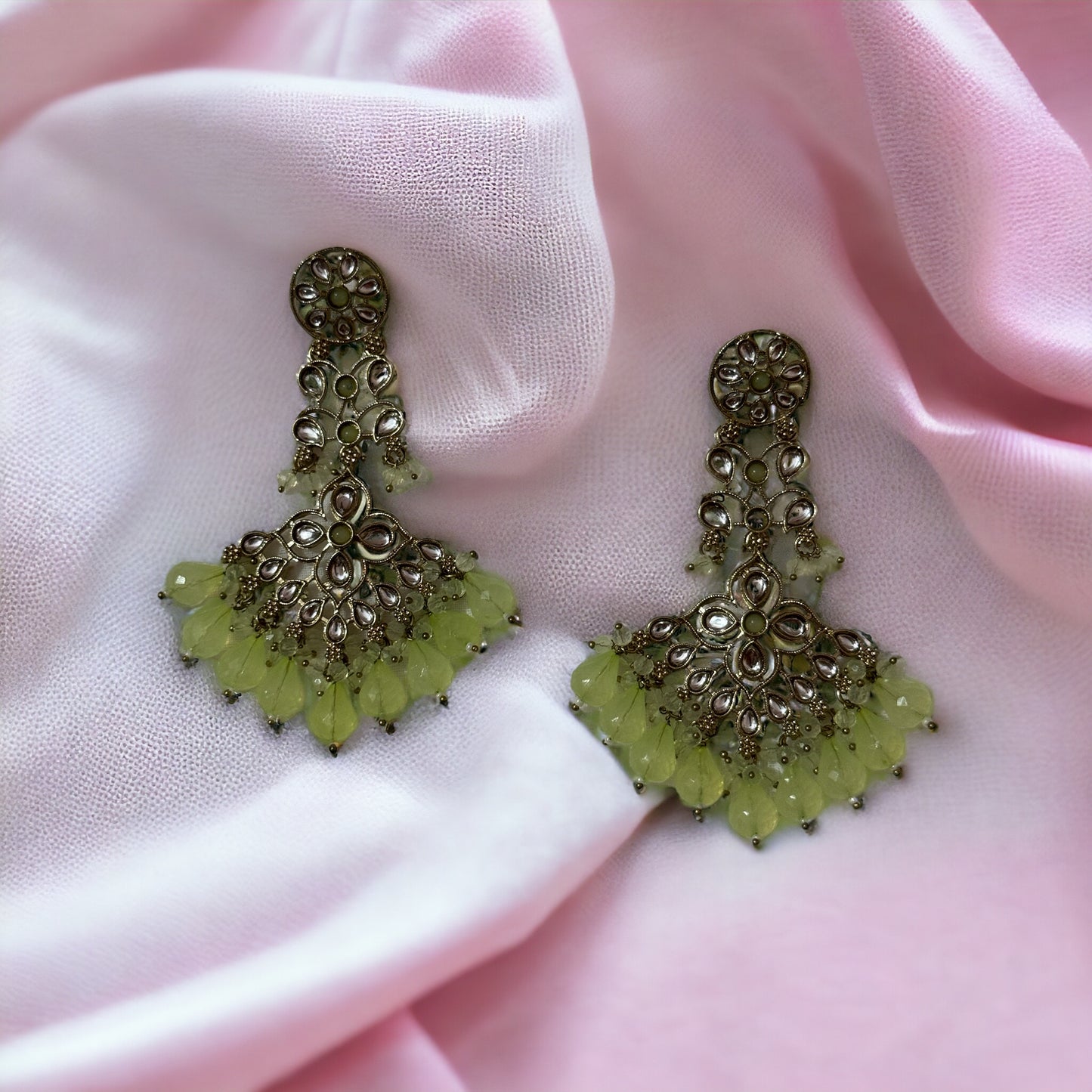 VINTAGE GLAMOUR EARRINGS