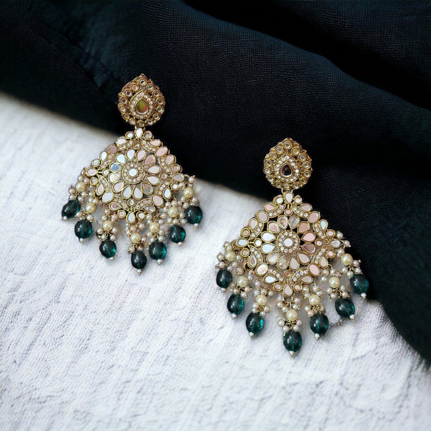 FESTIVE DELIGHT KUNDAN