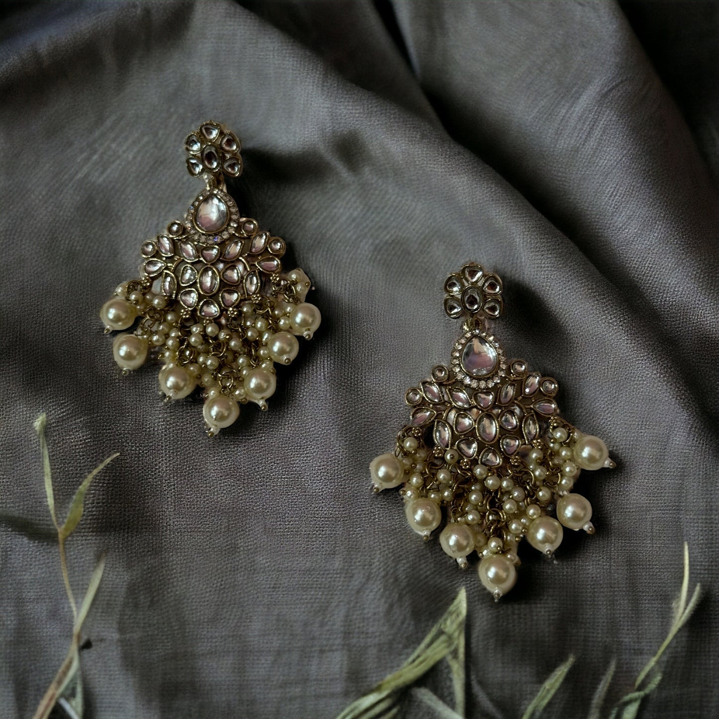 AMIRA KUNDAN EARRINGS