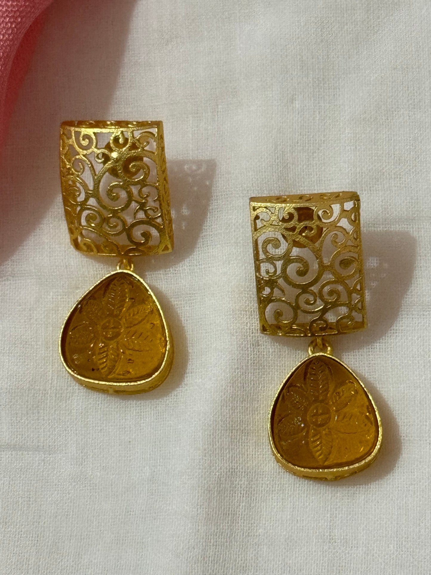 BRASS FLORAL EARRINGS