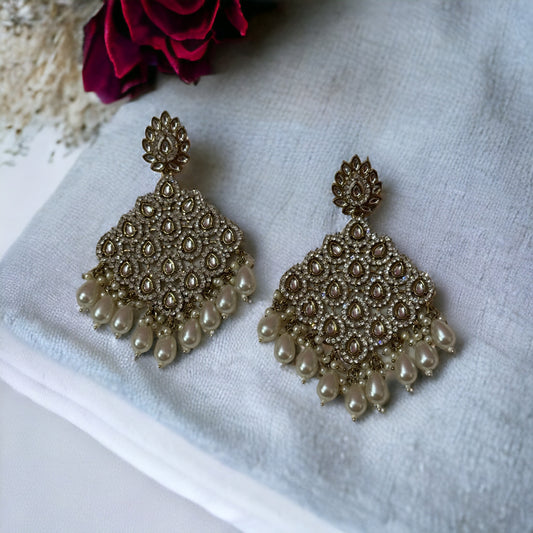 FESTIVE DELIGHT EARRINGS