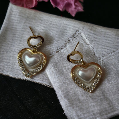 HEARTY PEARL EARRINGS