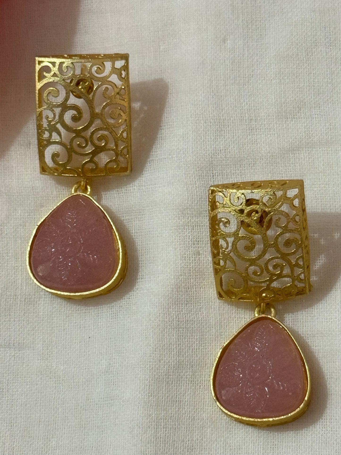 BRASS FLORAL EARRINGS