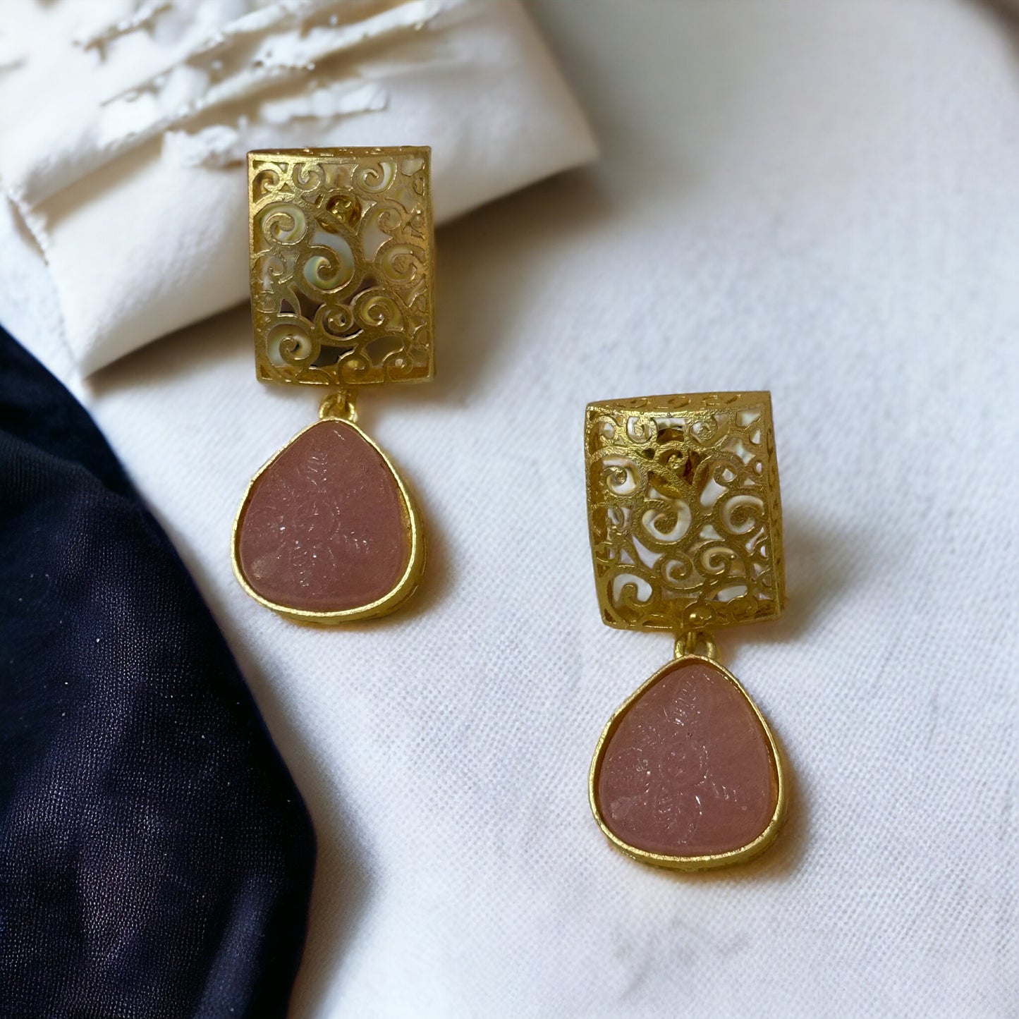 BRASS FLORAL EARRINGS